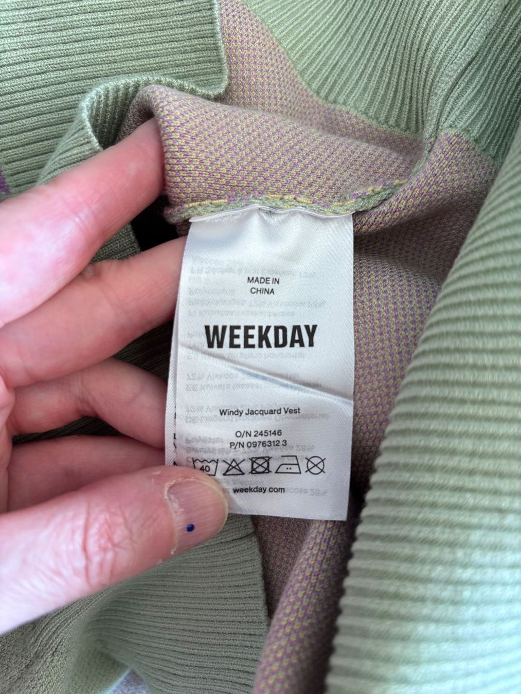 Weekday Gilet & Giacche senza maniche: WEEKDAY "WINDY JACQUARD VEST" Pullunder Gr. M – Usato da Zürich venduto da missmodernage 4