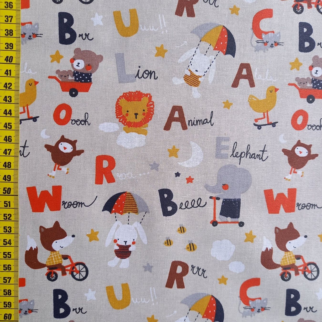 Tessuti: Beschichtete Baumwolle Buchstabentiere beige – Nuovo e nell'imballaggio originale da Winterthur venduto da Kimbana 1