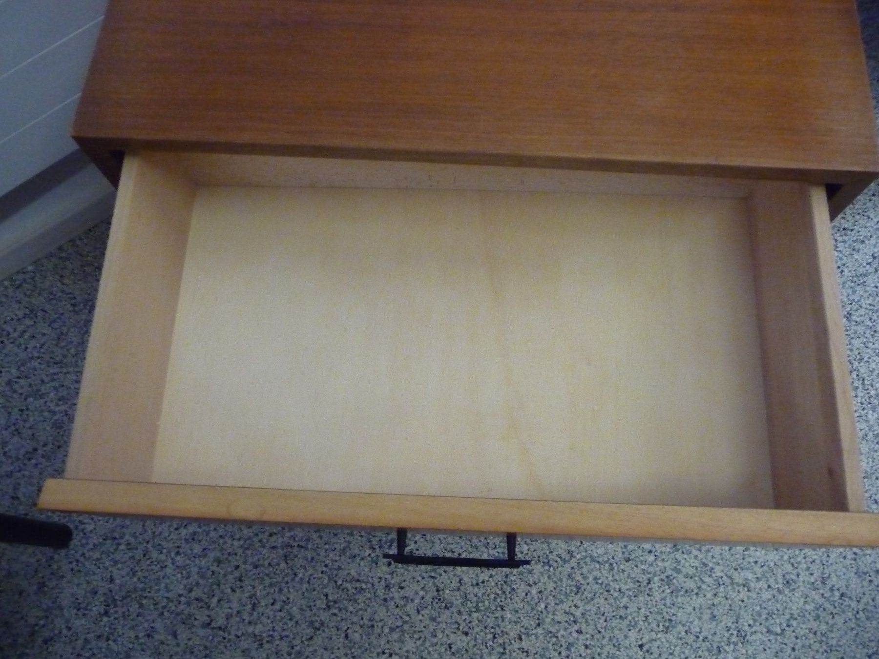 Cassettiere: Lowboard Kommode / Nachttisch Mid-Century Nr. 2 – Usato da Rafz venduto da Powacaddy 3