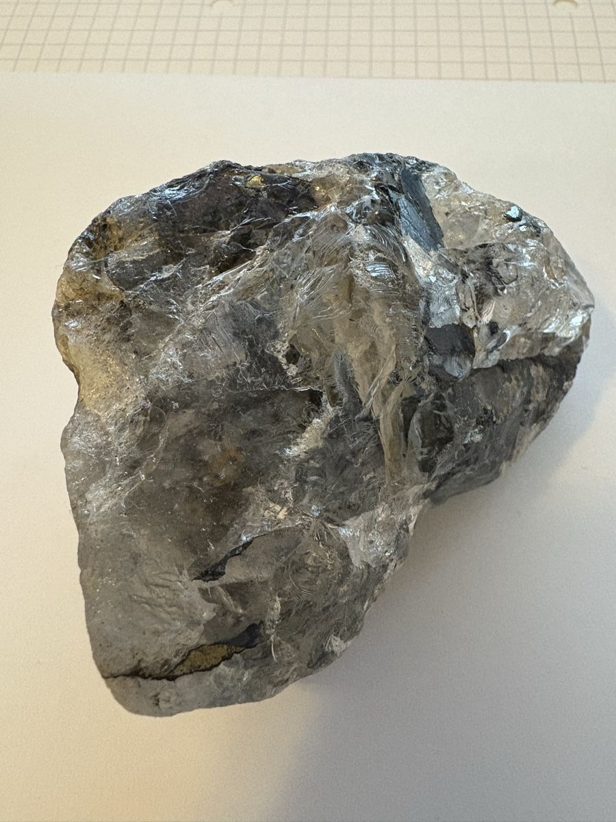 Minerali & Pietre curative: Quartz-Kristal mit katzengolg /wallis – Usato da Murten venduto da Tzaugg