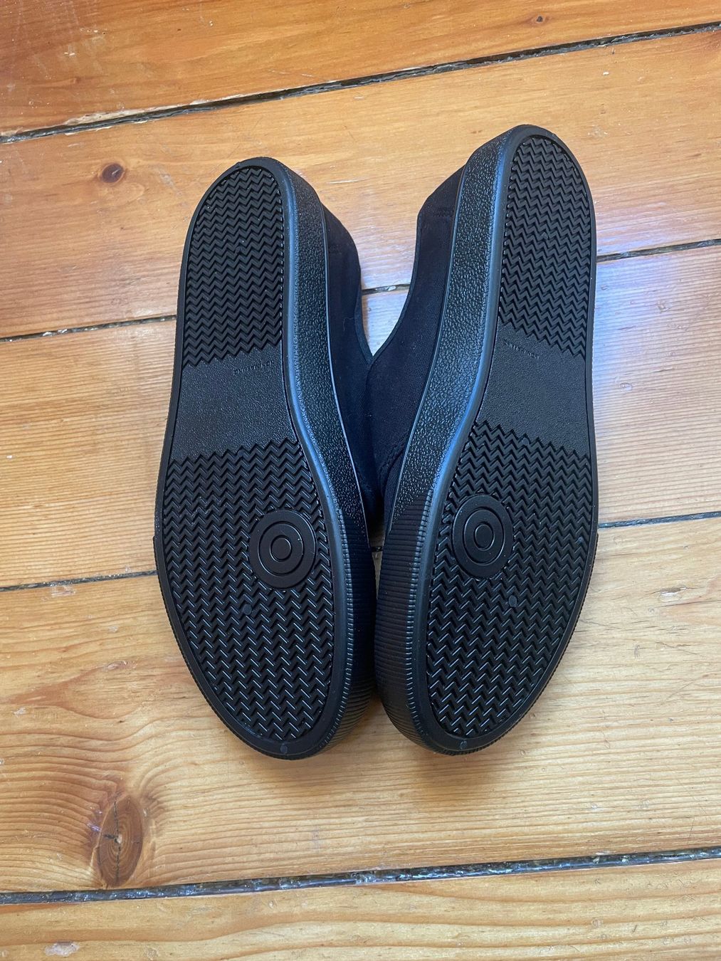 Next Scarpe per ragazzi: Neuf: Pantoufles enfant - EU 38 – Nuovo e nell'imballaggio originale da Satigny venduto da Suisse_gigi 4
