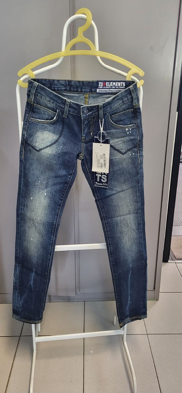 Jeans: Zu Elements Jeans, neu Gr. 24 - Sommer-Look! – Nuovo e nell'imballaggio originale da Figino venduto da mayam63