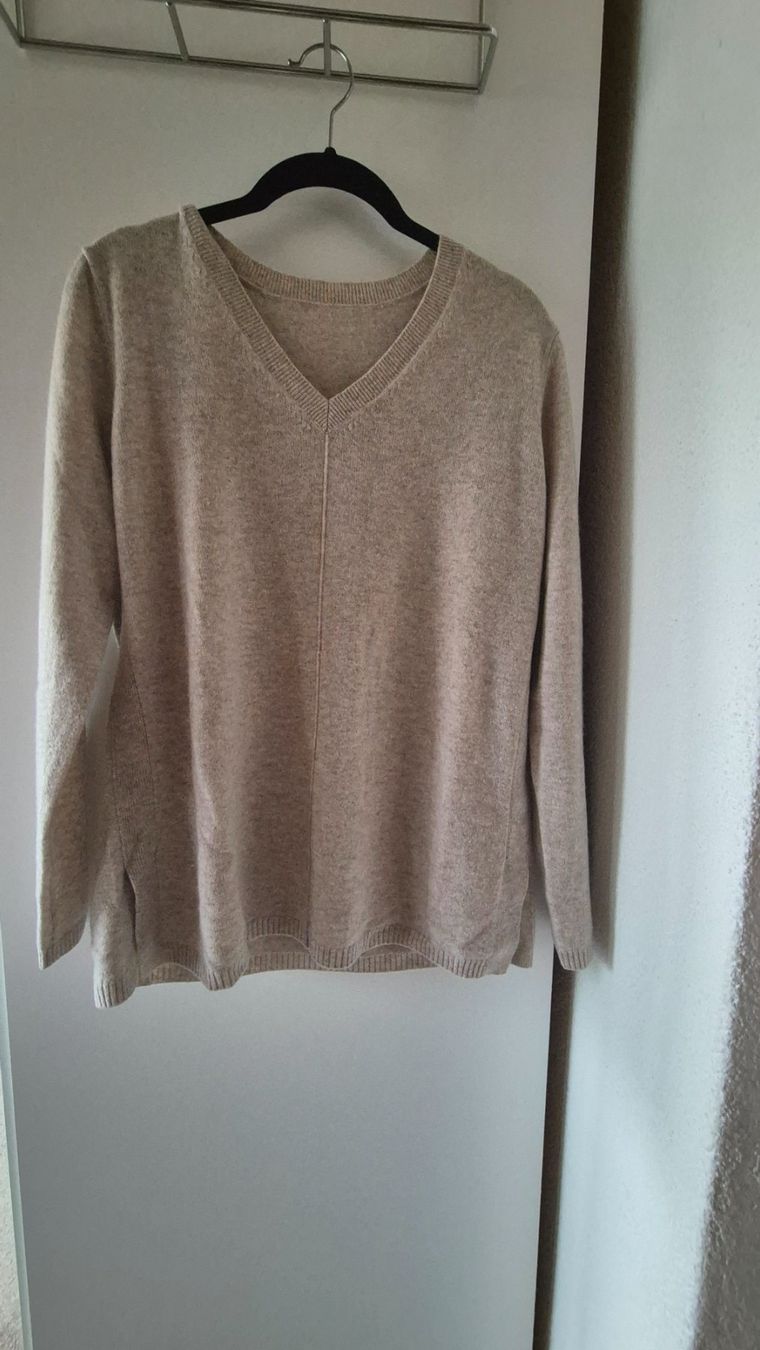 Maglioni & Felpe: Cashmere V-Neck Sweater beige – Nuovo (secondo la descrizione) da Allschwil venduto da lor_s7nz 1