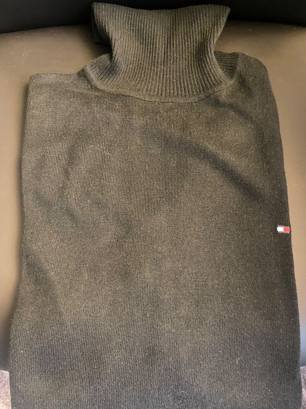 Tommy Hilfiger Maglioni & Felpe: **TOP** Tommy Hilfiger Rollkragenpullover Herren Schwarz – Usato da Rafz venduto da DOMBEC