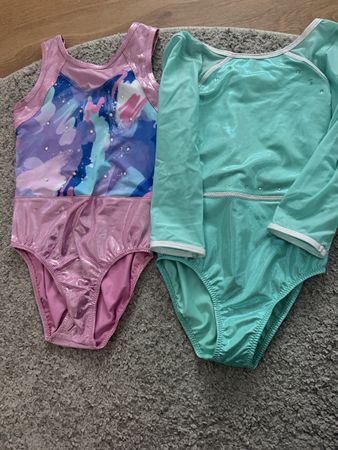 Turnanzüge Set zwei Stück bunt und türkis Grösse 128