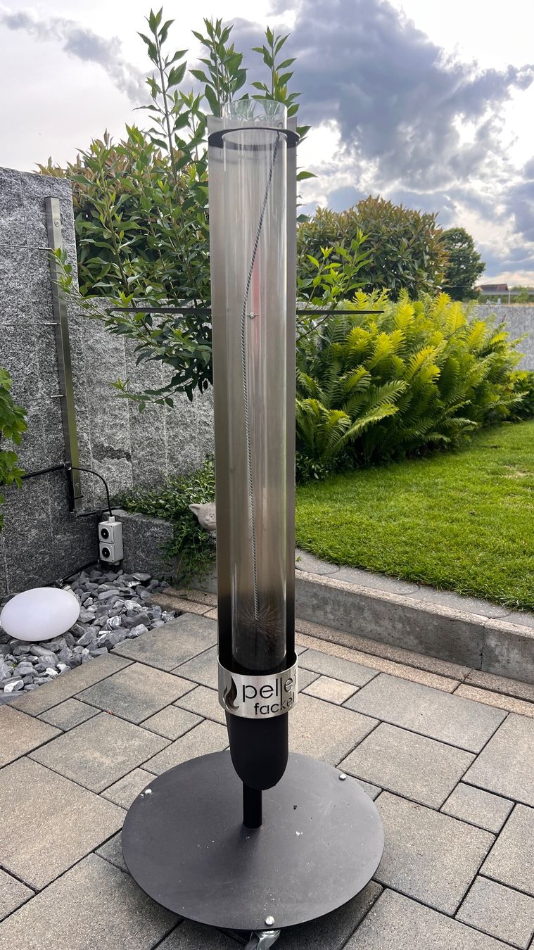 Radiatori: Original Pellet Fackel rauchfreier Terrassenheizer – Usato da Frasnacht venduto da Padi1968 3