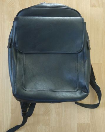 Eleganter Lederrucksack von ZARA - Neuwertig