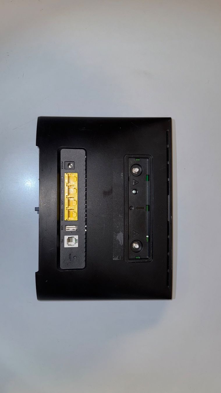 Huawei Modems & Router: Huawei B525 LTE Router mit Netzteil und Antenne – Gebraucht aus Schaffhausen von Dave-Tech 1