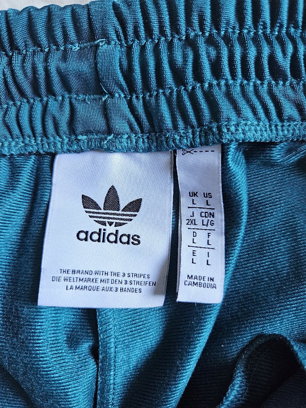 Adidas Hosen: Vintage Addidas Trainerhose – Gebraucht aus Basel von lic_q9m2 2