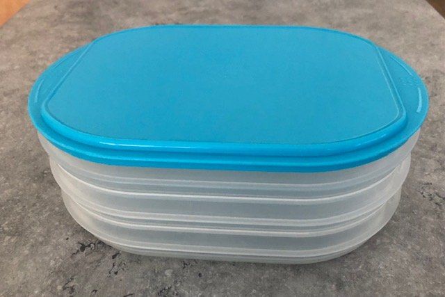 Tupperware Contenitori & Simili: Boîtes de conservation empilable Tupperware bleue 3 étages – Usato da Aigle venduto da Tchamille
