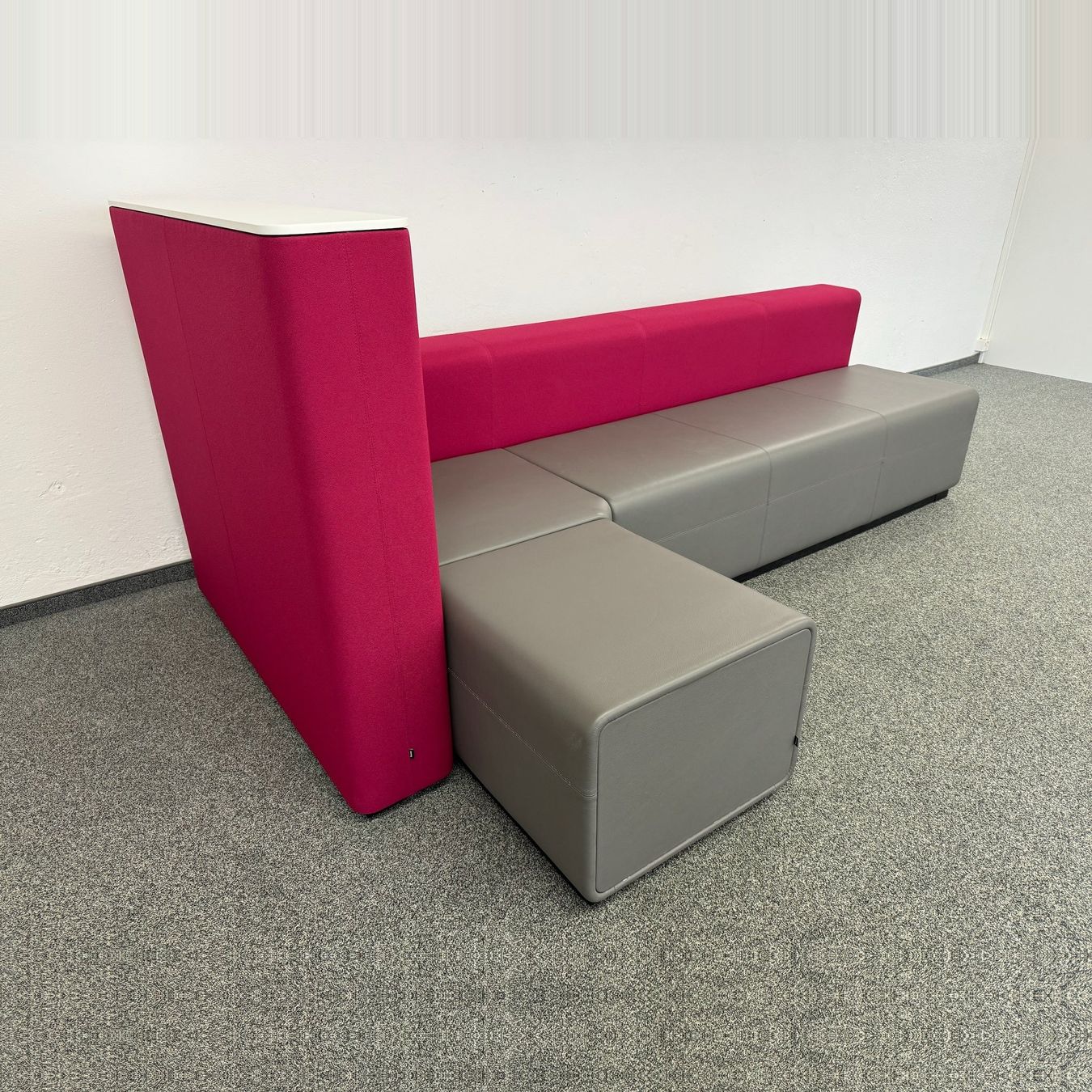 Fast Divani: Bene PARCS CAUSEWAY Lounge Sofa Big – Usato da Schönenwerd venduto da mcofficeshop 1
