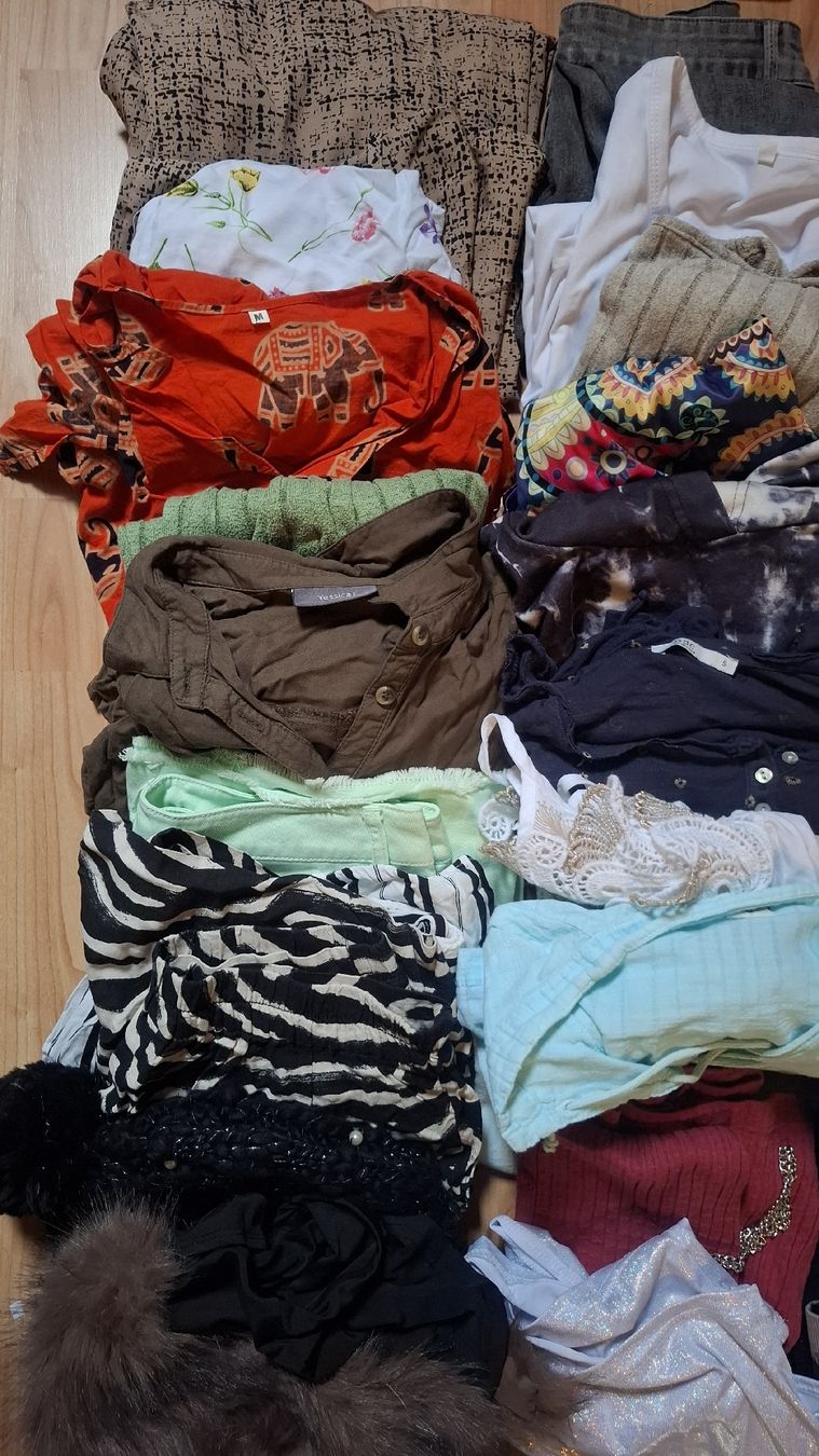 Lots de vêtements: Kleiderpaket 36/38 – D'occasion à Ebnat-Kappel par Aibur 1