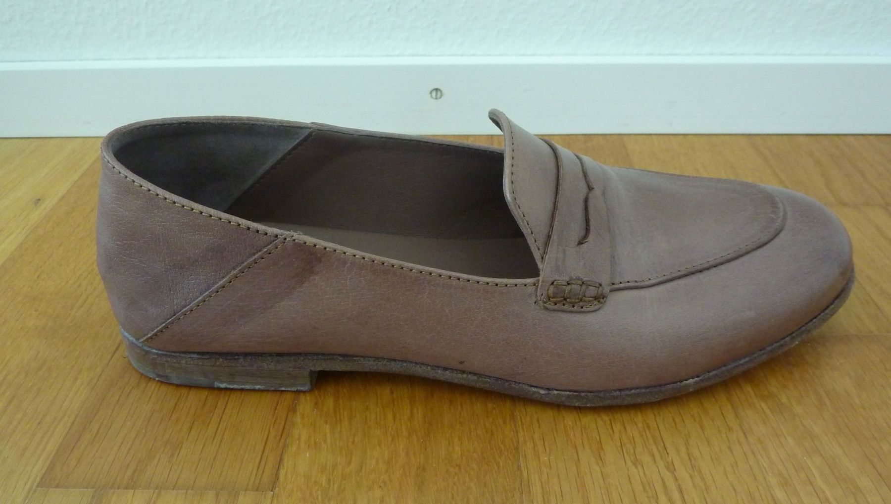 Scarpe da donna: hundred 100 Loafer Slipper Damenschuhe – Usato da Allschwil venduto da millefiori3 3
