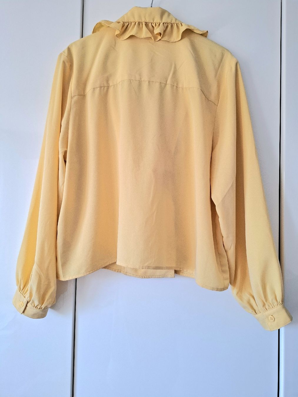 Monki Chemisiers: Damen Bluse mit Rüschen_Grösse L  – D'occasion à Brugg AG par das_2ypf 1