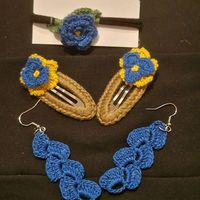 Haarklammern und Ohrringe Handgestrickt