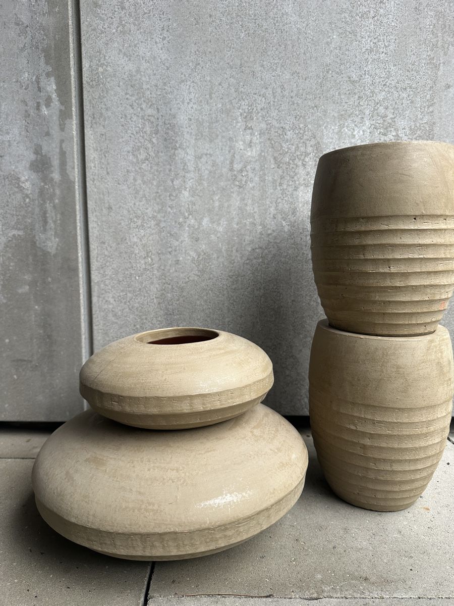 Vase & Récipients: 4 Stück Vasen Geriffelt Beige – Neuf (Voir description) à Windisch par nin_rtk7