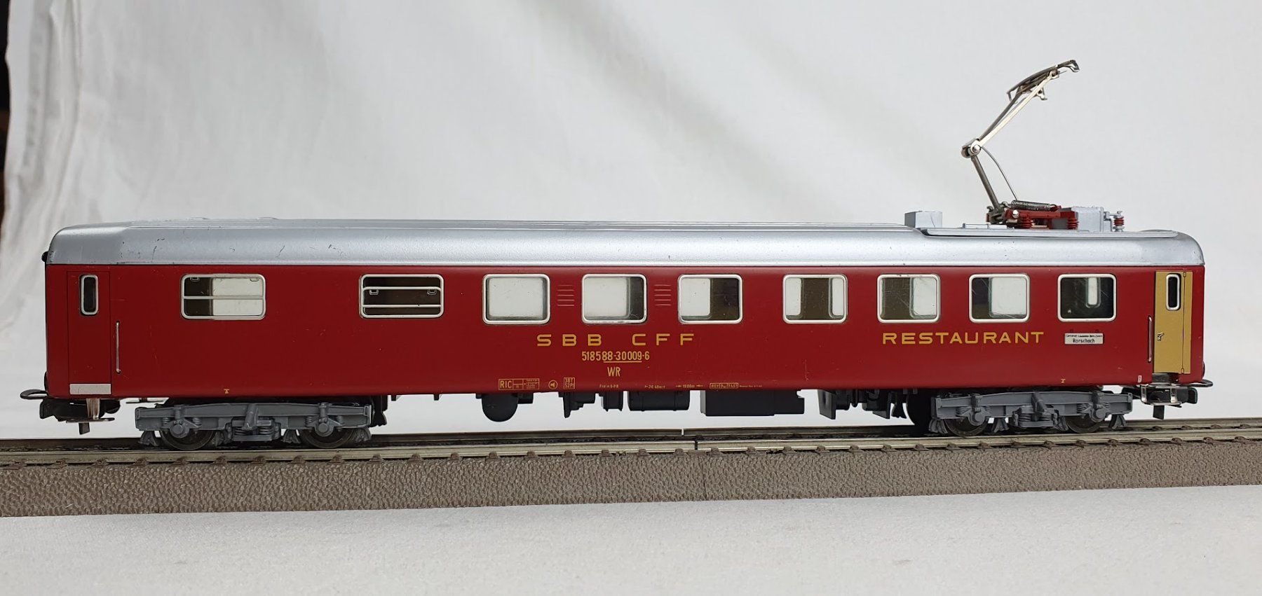 Märklin Modelleisenbahnen: Märklin 4068 SBB Speisewagen WR , Version: 1969 – Gebraucht aus Seon von voAllBah 1