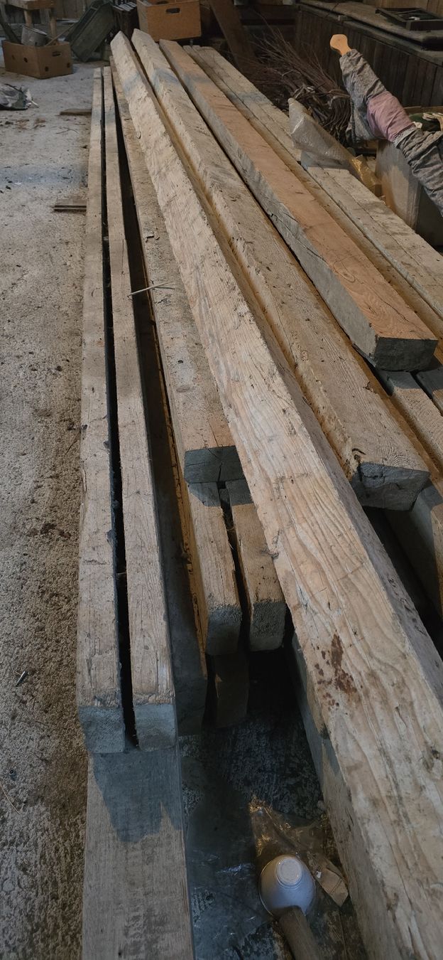 Articoli in legno: gebrauchte Holzbalken – Usato da Hettiswil venduto da irenz 3