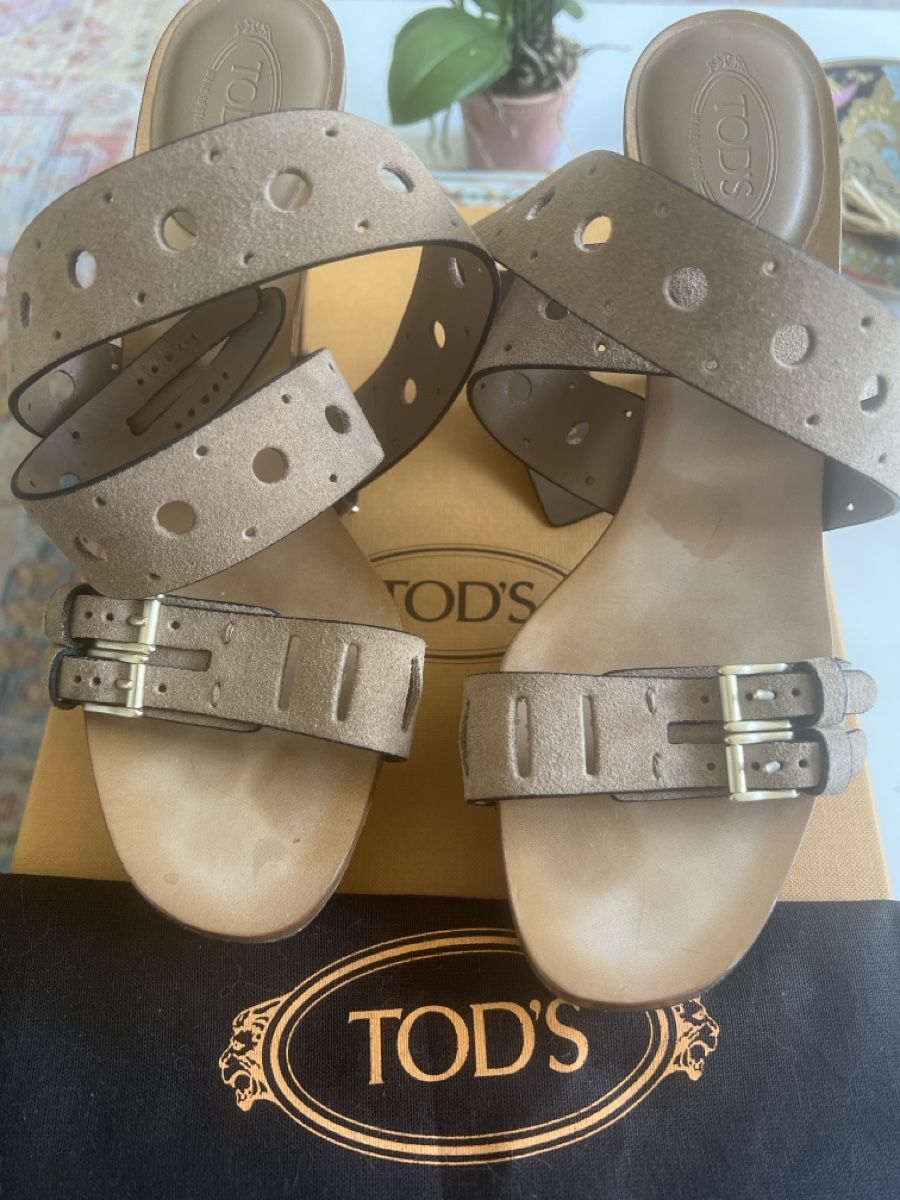 Tod'S Damenschuhe: Sandales compensées TOD'S en cuir perforé, pointure 38,5 - É – Gebraucht aus Préverenges von nad_tm7g 1