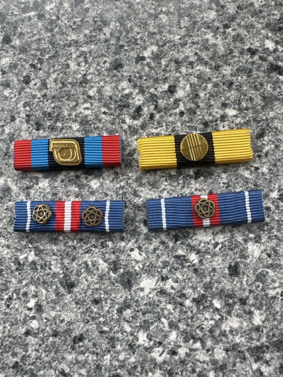 Schweizer Armee Plaketten & Abzeichen: Ribbon Armee  – Gebraucht aus Morbio Inferiore von Ecod