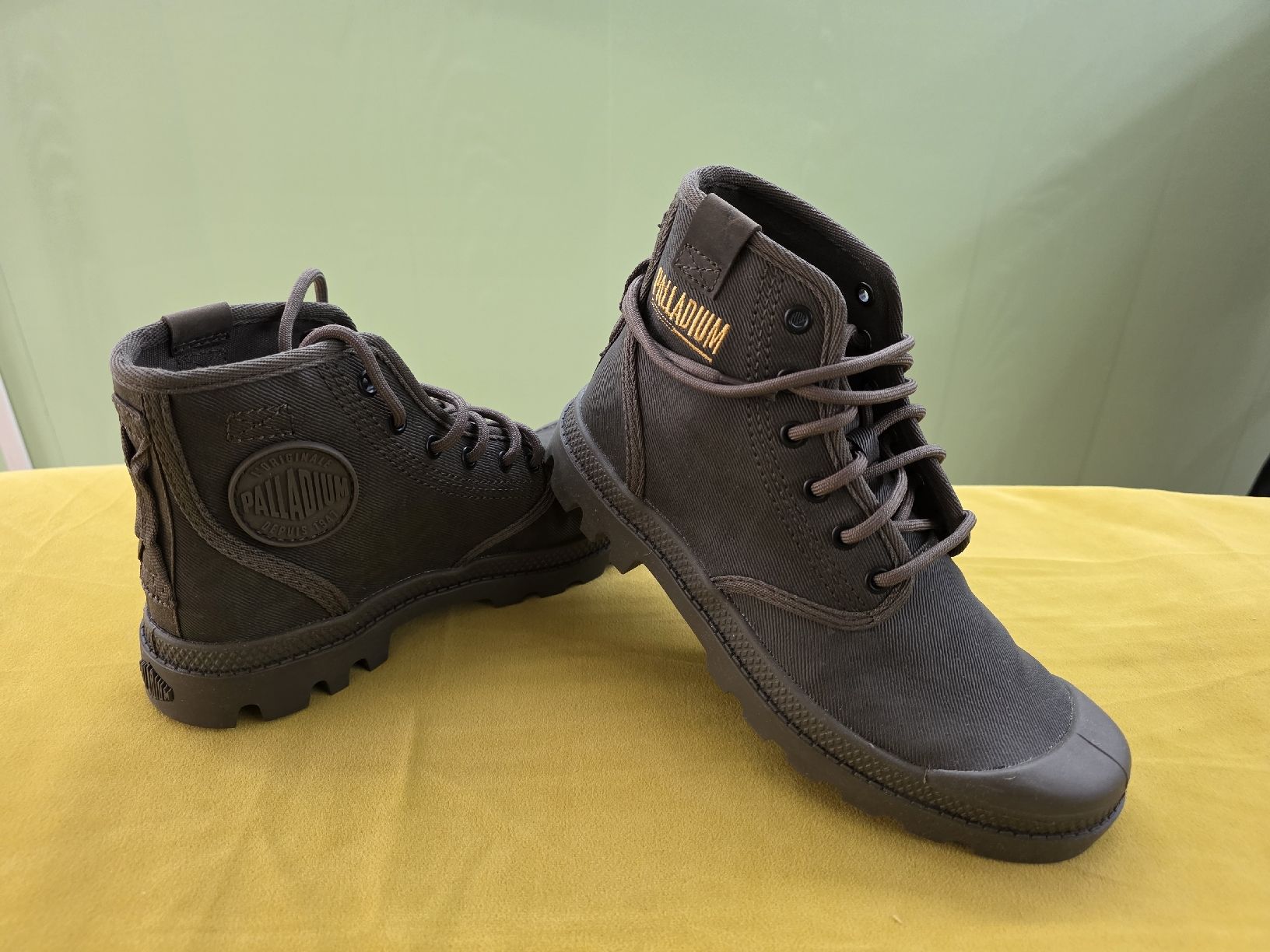 Palladium Scarpe da uomo: PALLADIUM Schuh "waxed canvas"  – Nuovo (secondo la descrizione) da Luchsingen venduto da durscheina