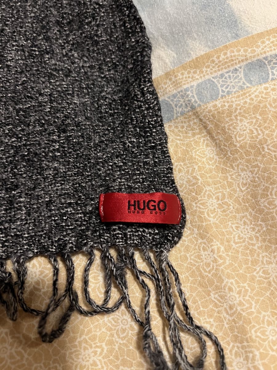 Hugo Boss Altro abbigliamento per bambino: Hugo Boss Kinderschal Länge 87cm – Usato da Jona venduto da Flexer02 4