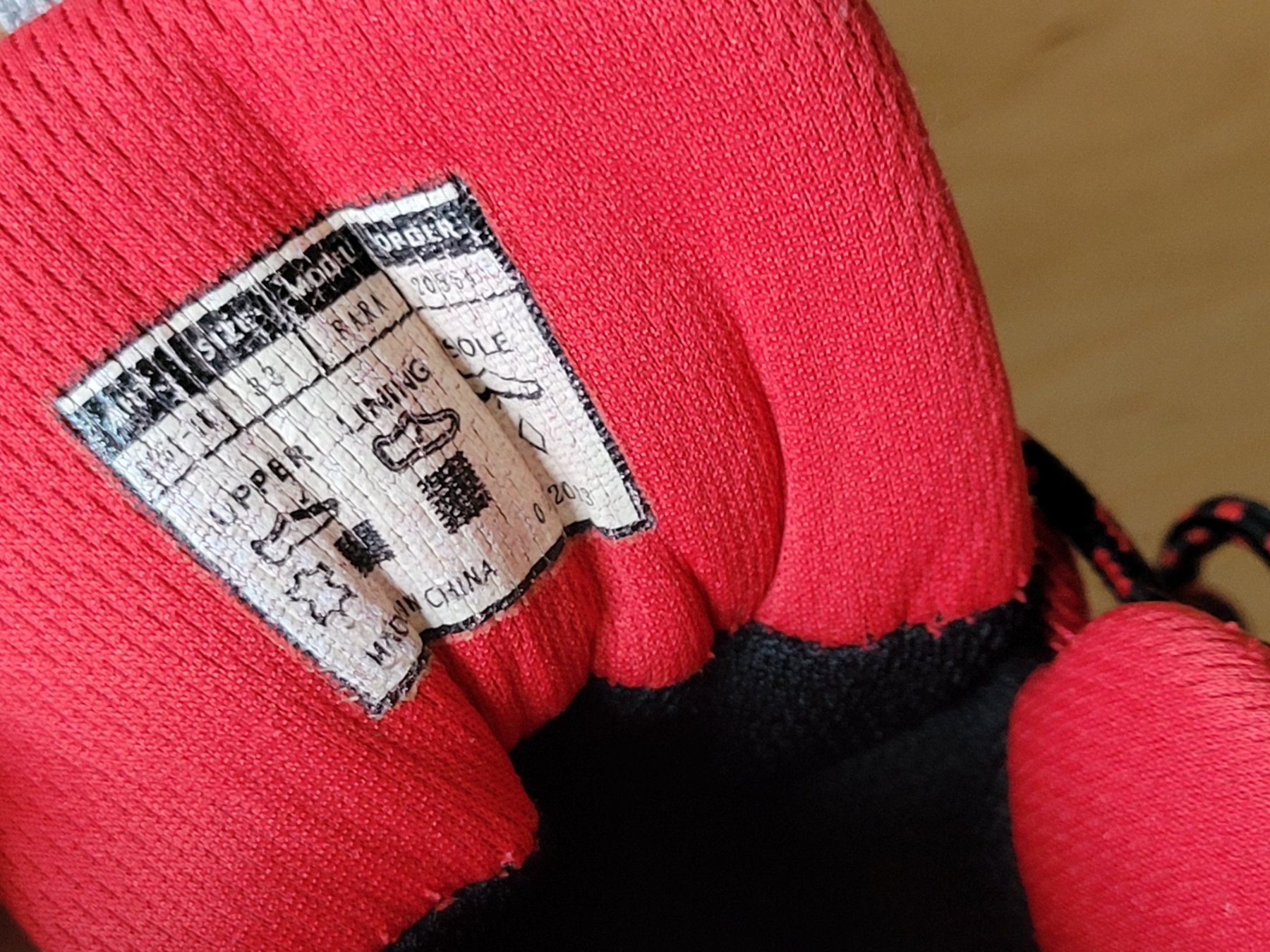 Sherpa Schuhe für Jungen: Sherpa Wanderschuhe grau-rot Grösse 33 mit Vibram-Sohle – Gebraucht aus Wiesendangen von samoalk 4