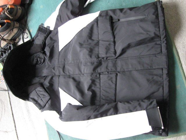 Bershka Jacken: COOLE WINTER/SKIJACKE,NEU!! – Neu (gemäss Beschreibung) aus Zürich von Rwinnie 1