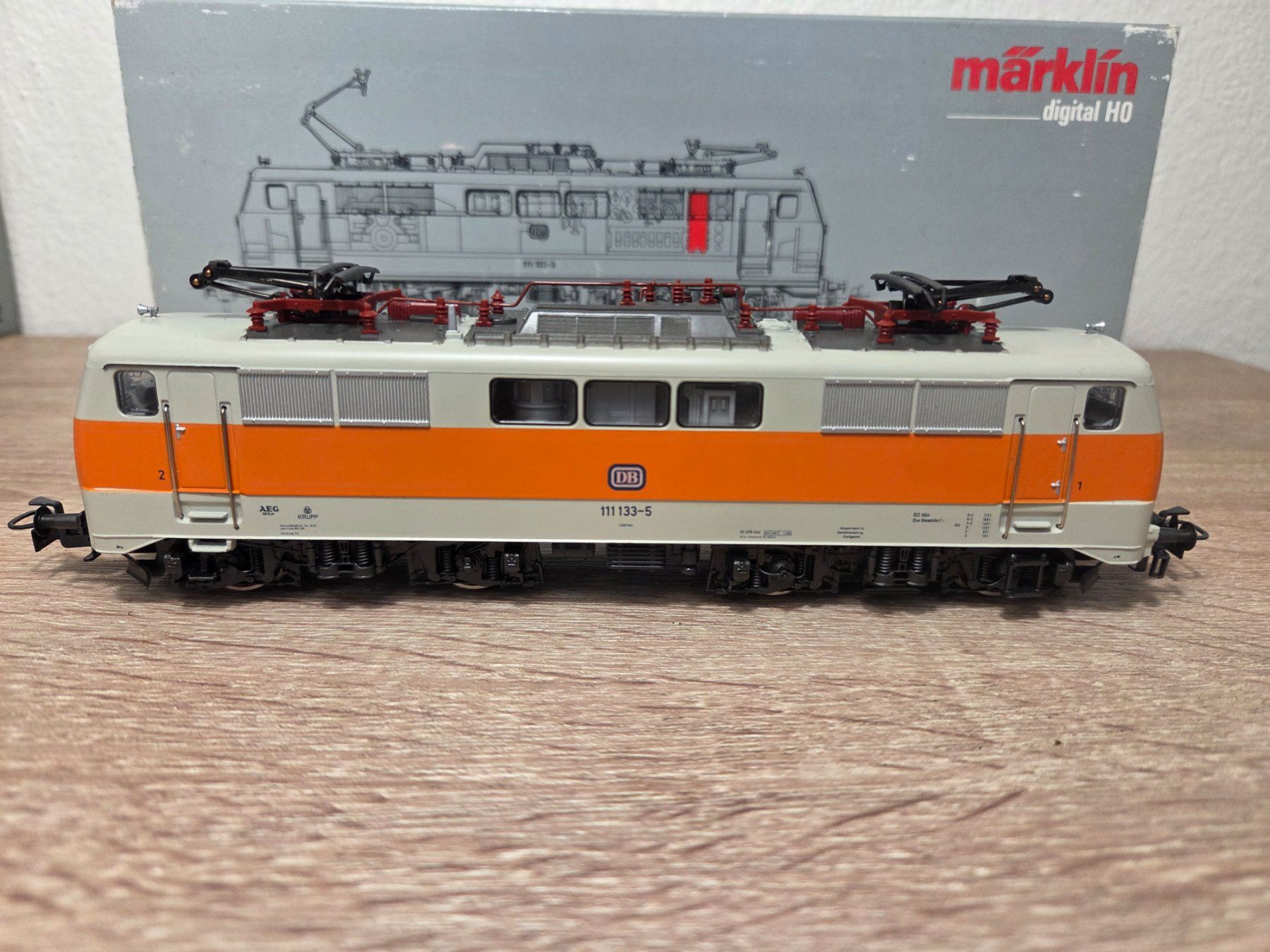 Märklin Modellini di ferrovie: Märklin 3655 E-Lok BR 111 DB Digital H0 – Usato da St-Aubin-Sauges venduto da Lo_Go 1