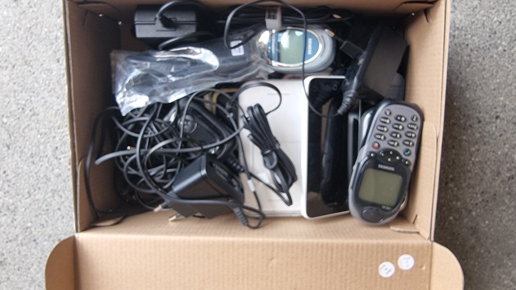 Telefoni cellulari / Smartphones: Handy-Kiste – Usato da Domat/Ems venduto da zz_Top 1