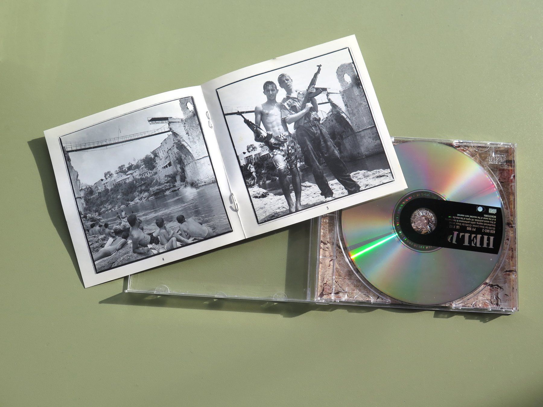 CD: (p) CD HELP: War child project, Sampler div. Int., 1995 – Usato da Bern venduto da Balzamico 2