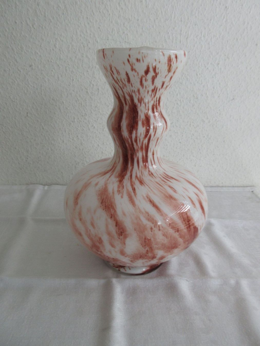 Vasen & Gefässe: Schöne Opalglas Vase, 70er Jahre – Gebraucht aus Binningen von tempipassati 1