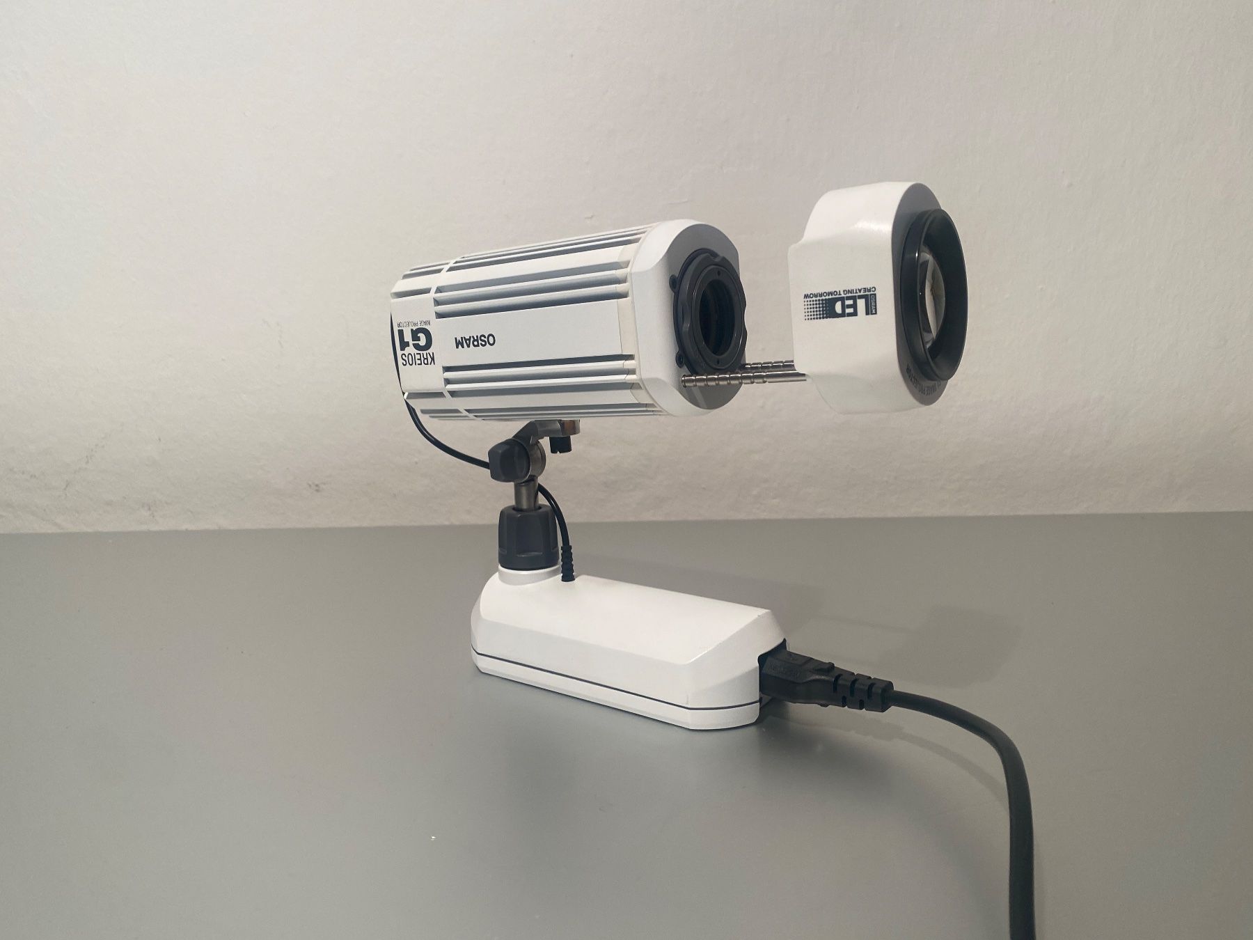 Home Cinema: Creios G1 Osram Image Projector – Nuovo (secondo la descrizione) da Fescoggia venduto da AmazingDesignObjects 1