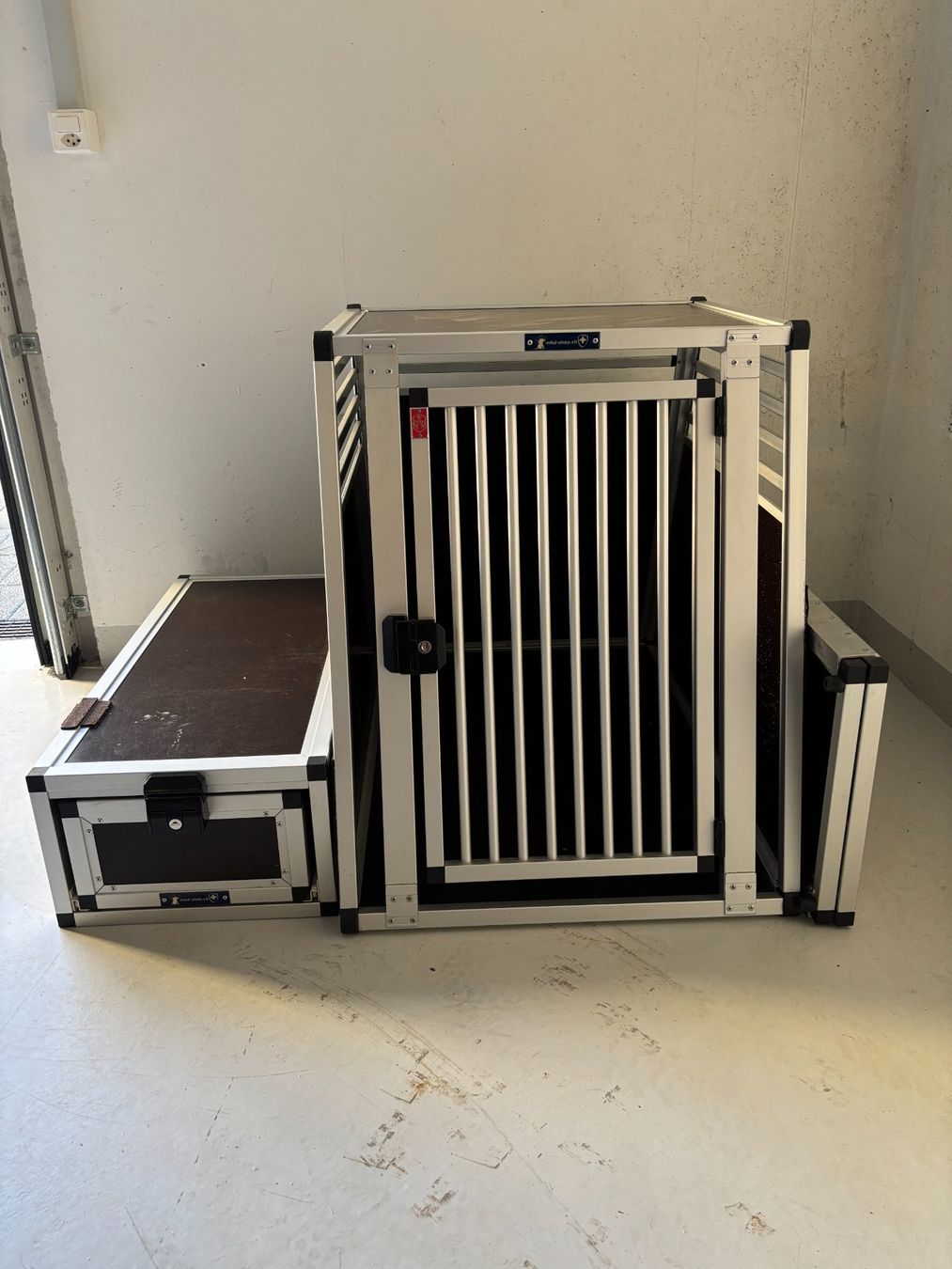 Gabbie, trasporto & Sicurezza: Grosse Hundebox – Usato da Obernau venduto da Narugasumi