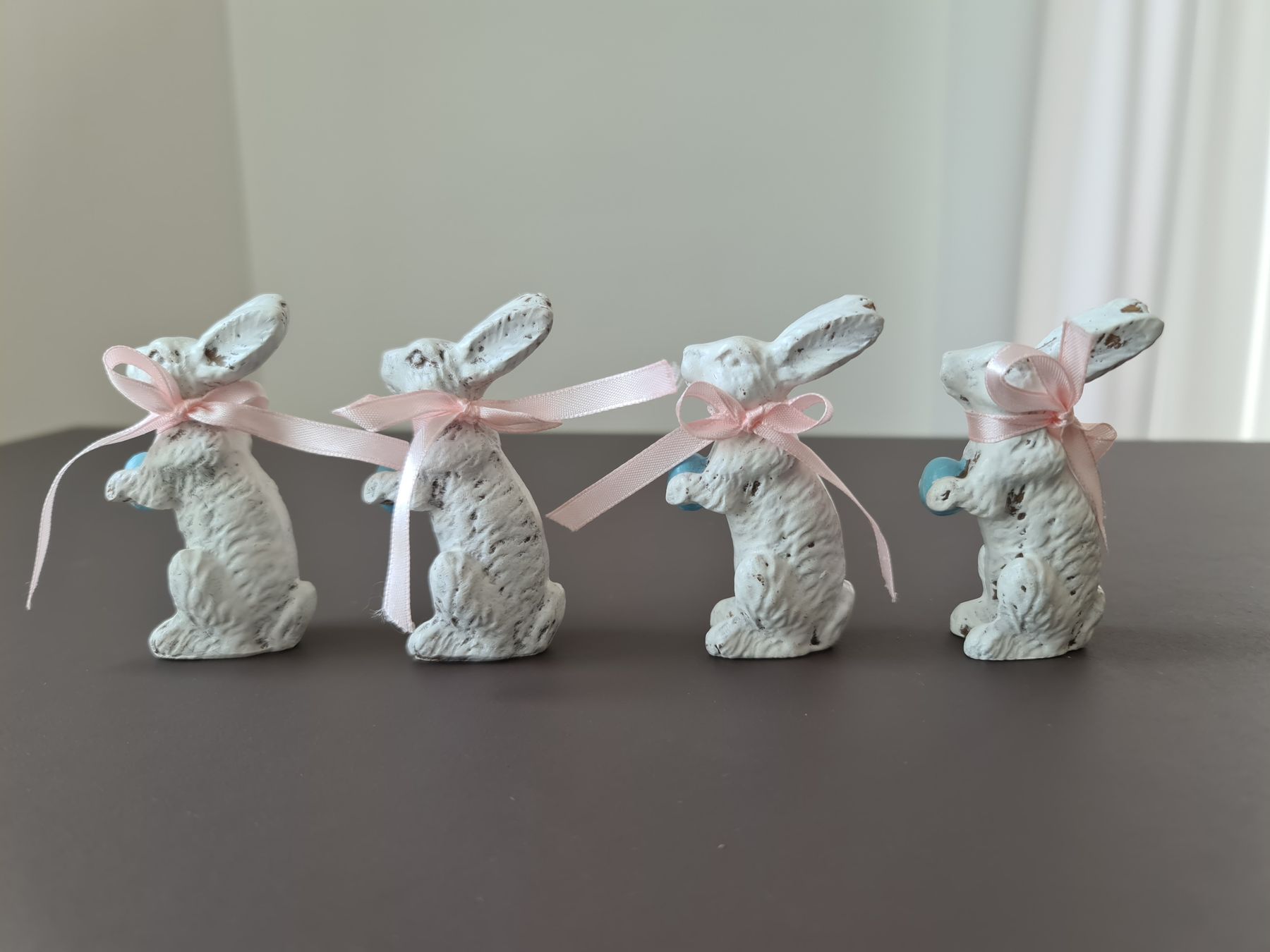 Tutte le decorazioni: Vier Osterhasenfiguren in Shabby-Chic Optik – Nuovo (secondo la descrizione) da Uster venduto da Cruleye