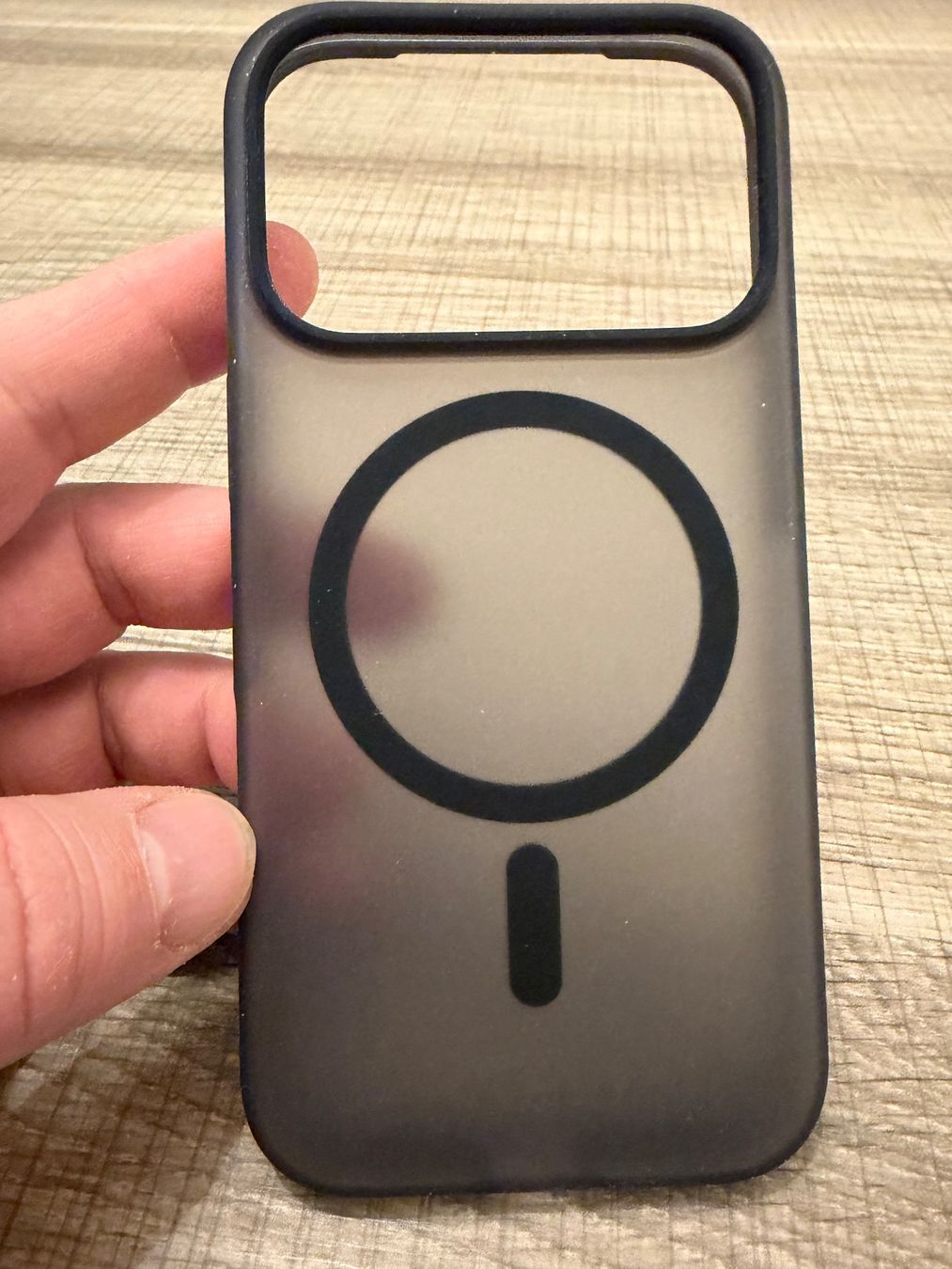 Apple Cover & Protezioni schermo: Coque MagSafe iPhone 17 pro – Usato da Gland venduto da rap_8c2p