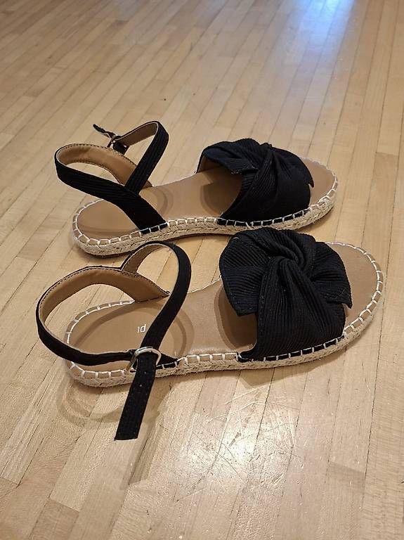 Scarpe da donna: Schwarze Sandalen – Usato da Eschenbach LU venduto da Cang 1