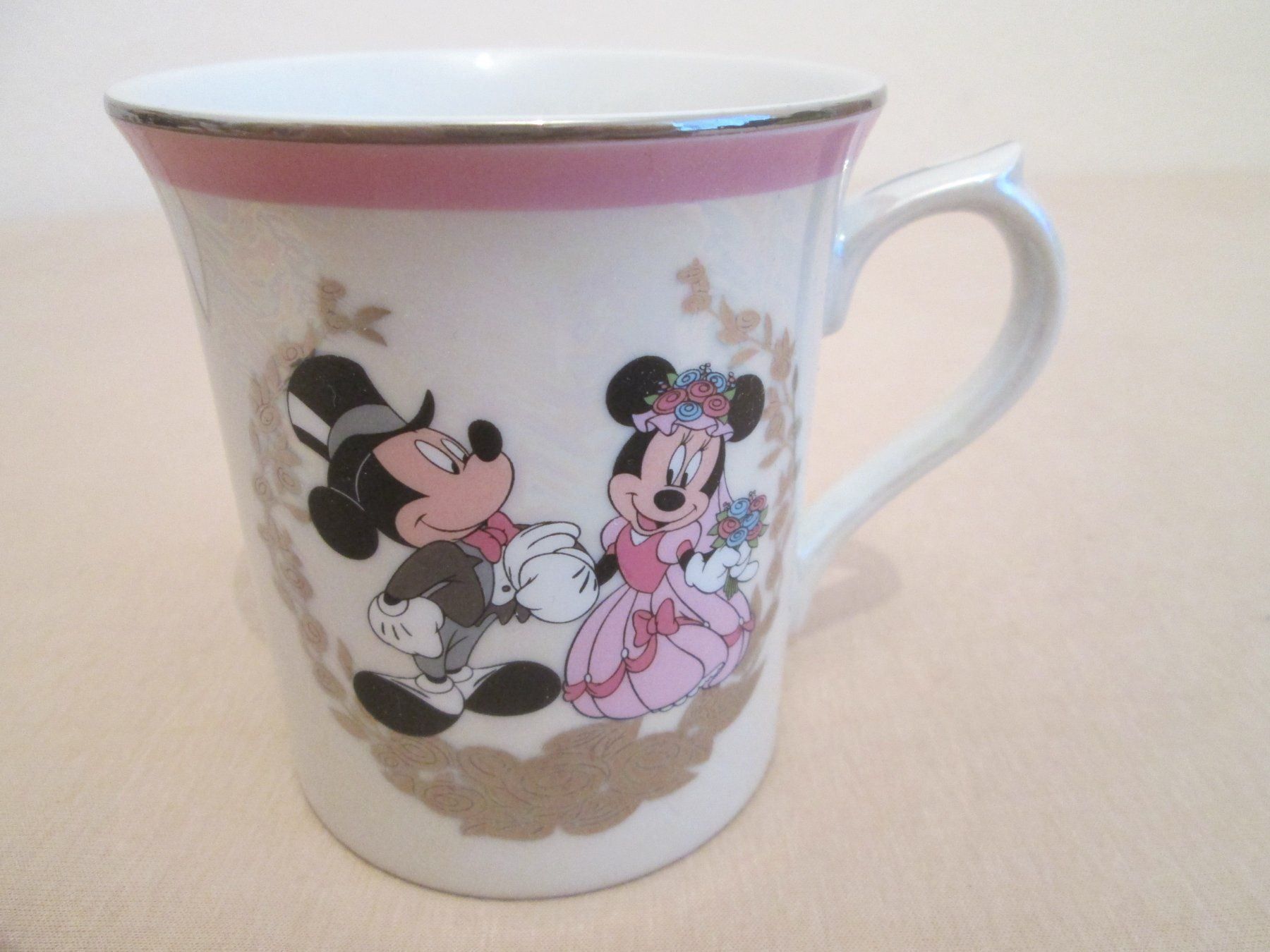 Tazze: Disneyland Paris – Nuovo e nell'imballaggio originale da Neuchâtel venduto da Dualseele 1