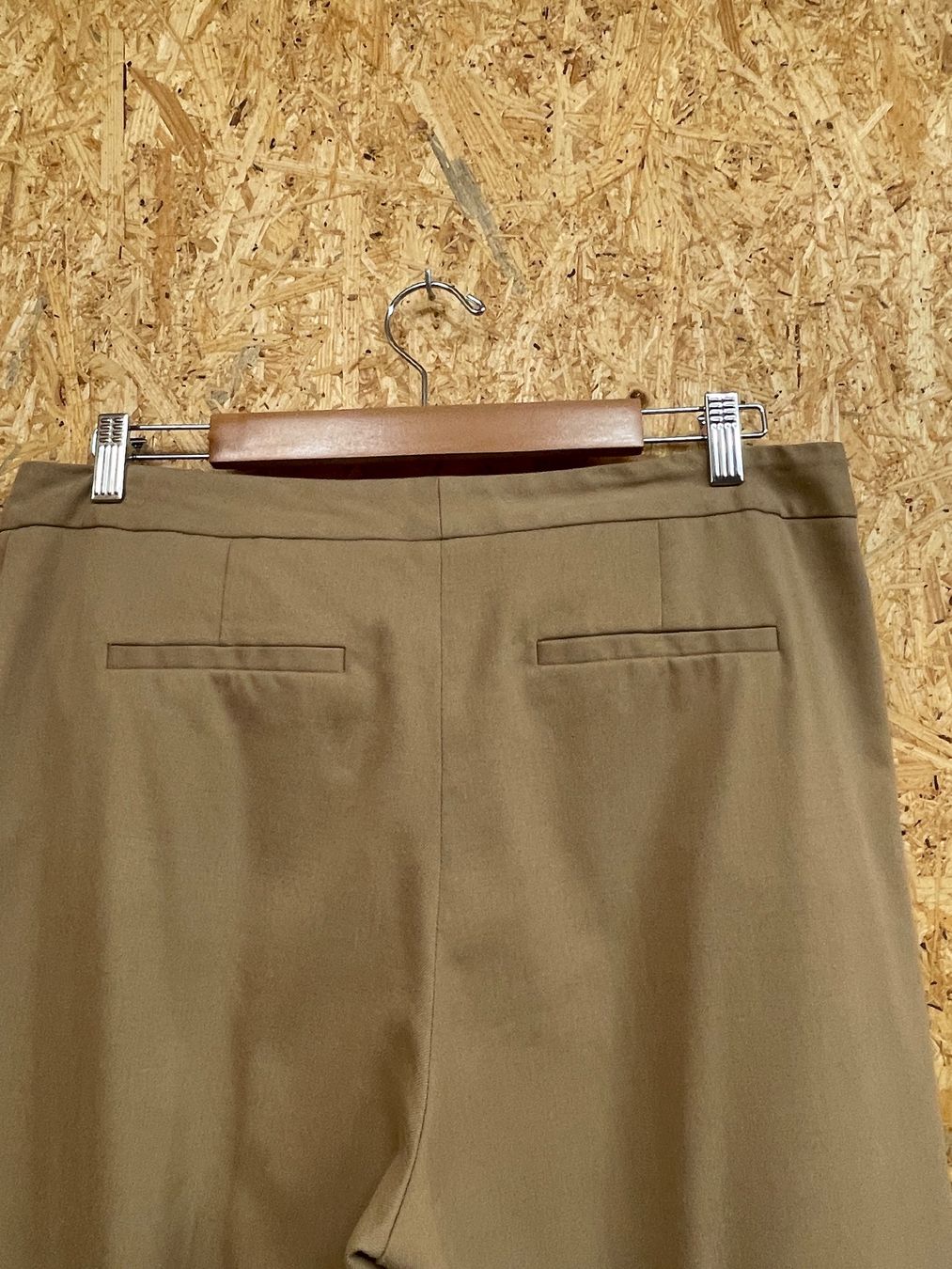 Caroll Pantaloni: CAROLL pantalon beige 44 – Usato da Lausanne venduto da PlusValue_Lausanne 3