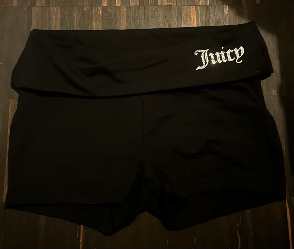Juicy Couture Pantaloni: Juicy Couture Shorts – Nuovo (secondo la descrizione) da Basel venduto da lenarrari 1
