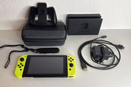Nintendo Switch Konsole mit komplettem Zubehör