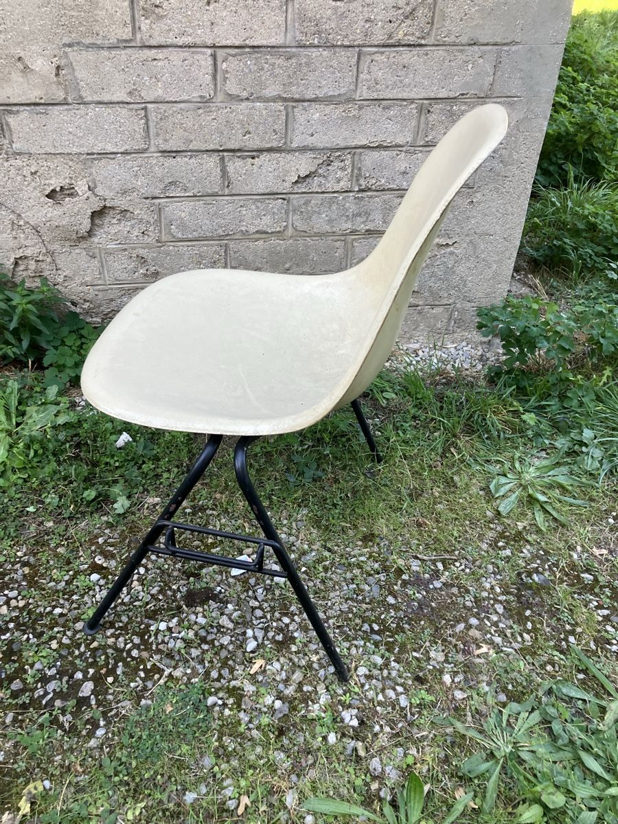 Eames Chaises: Chaise Eames – D'occasion à fribourg par Retroverso 3