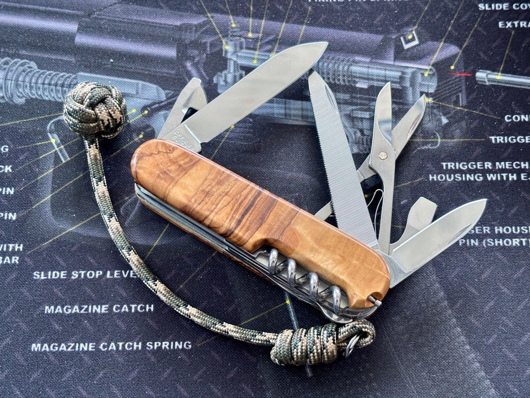 Victorinox Coltelli tascabile: Victorinox Mountaineer Olivenholz – Nuovo (secondo la descrizione) da Frauenkappelen venduto da Doc_Snyder 1