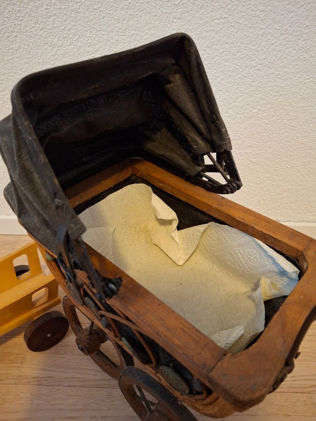 Carrozzine per bambole: Alter Puppenwagen & -kutsche – Usato da Dietikon venduto da Hwengi 2