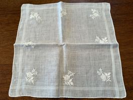 Taschentuch weiss mit Stickerei gebrauchter Zustand