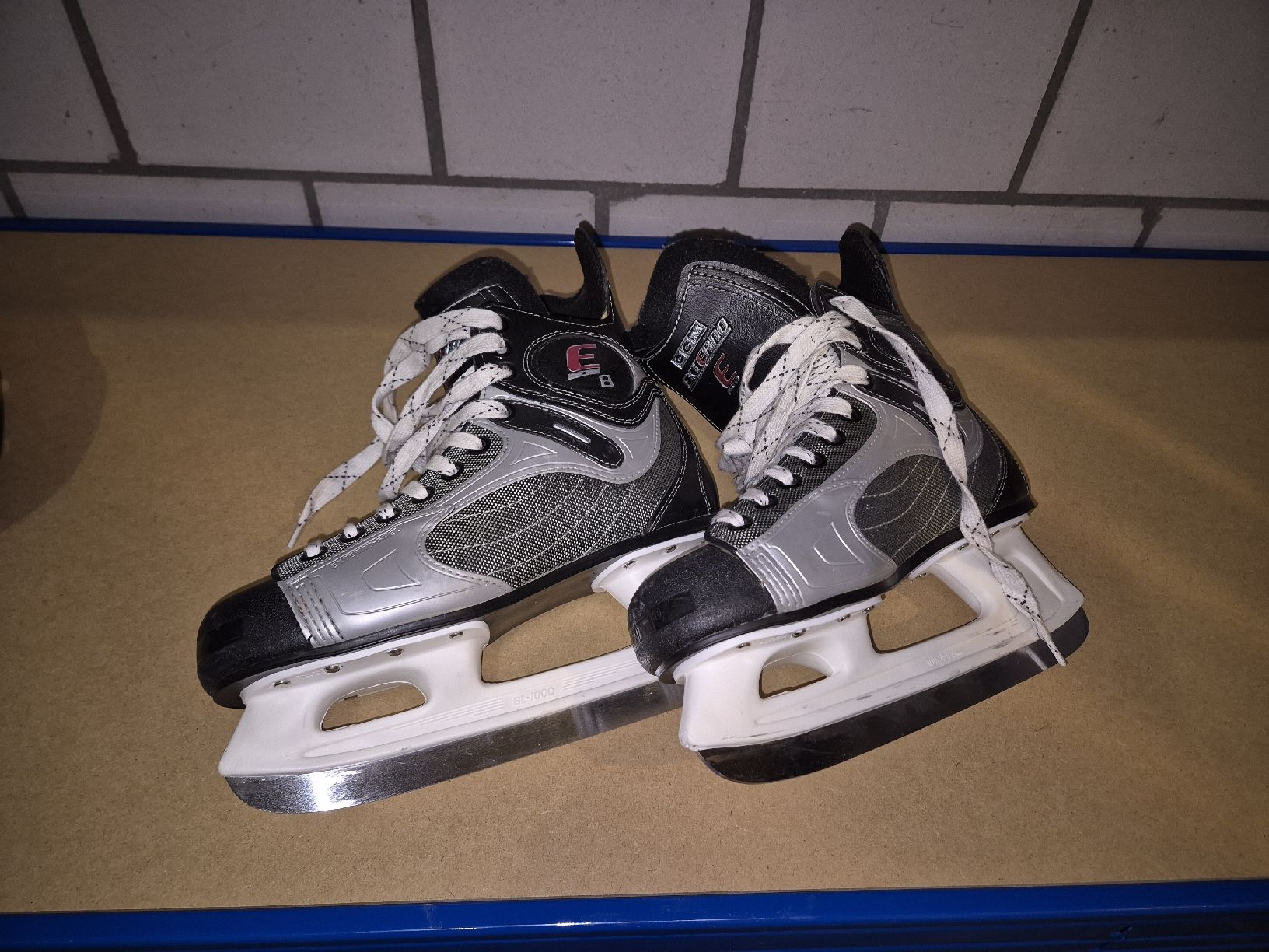 Ccm Patins à glace: Schlittschuh Gr.42 – D'occasion à Maienfeld par GR98