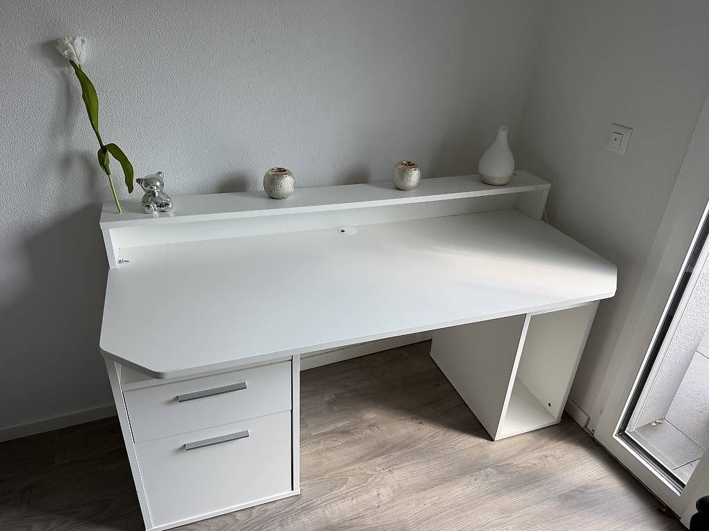 Schreibtische: Bureau avec chaise – Gebraucht aus Monthey von montheyenvalais 1