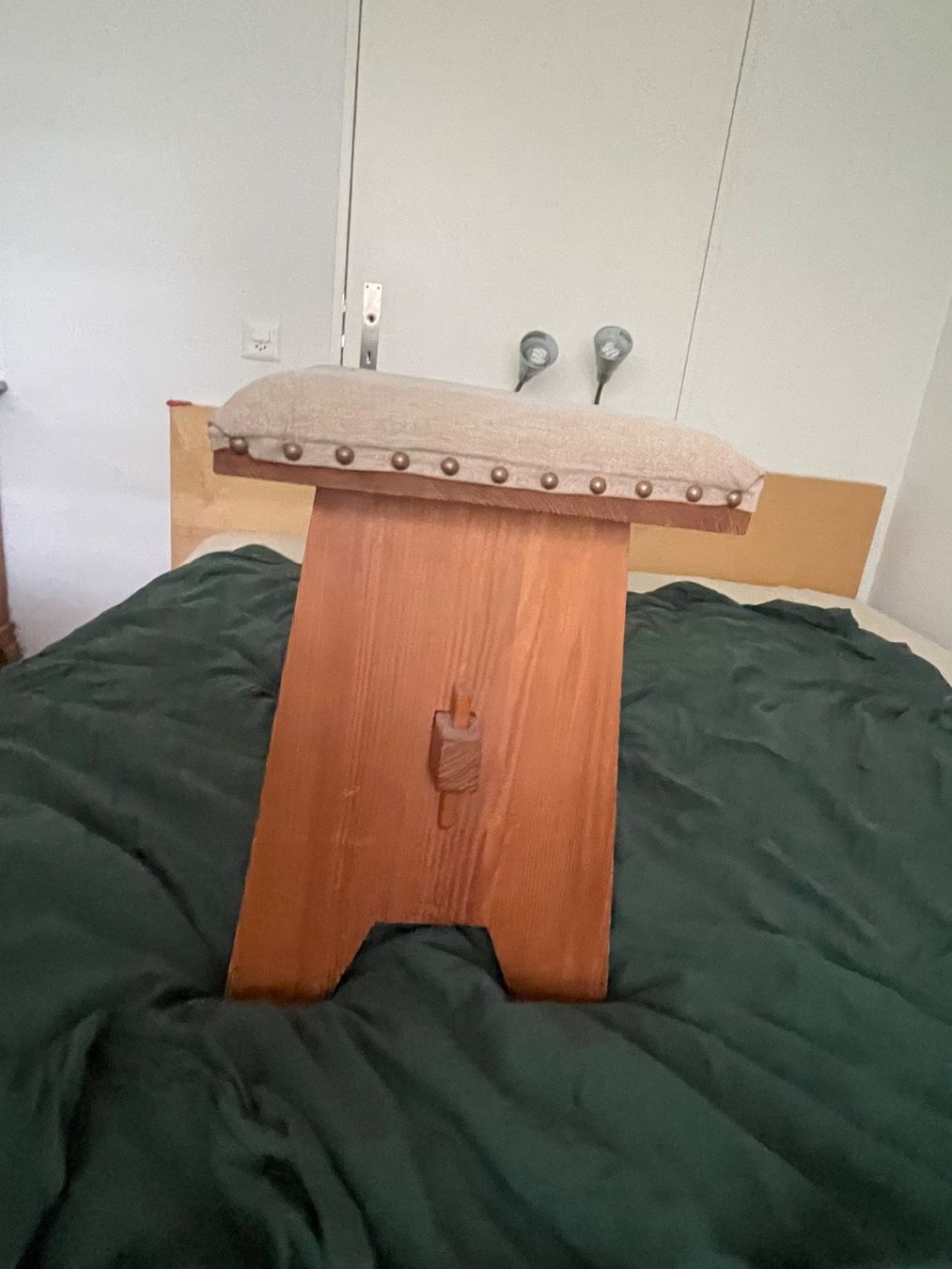 Sgabelli: Hocker Holz mit Polsterung beige Holzgestell – Usato da Wangen b. Olten venduto da Skywalker70 2