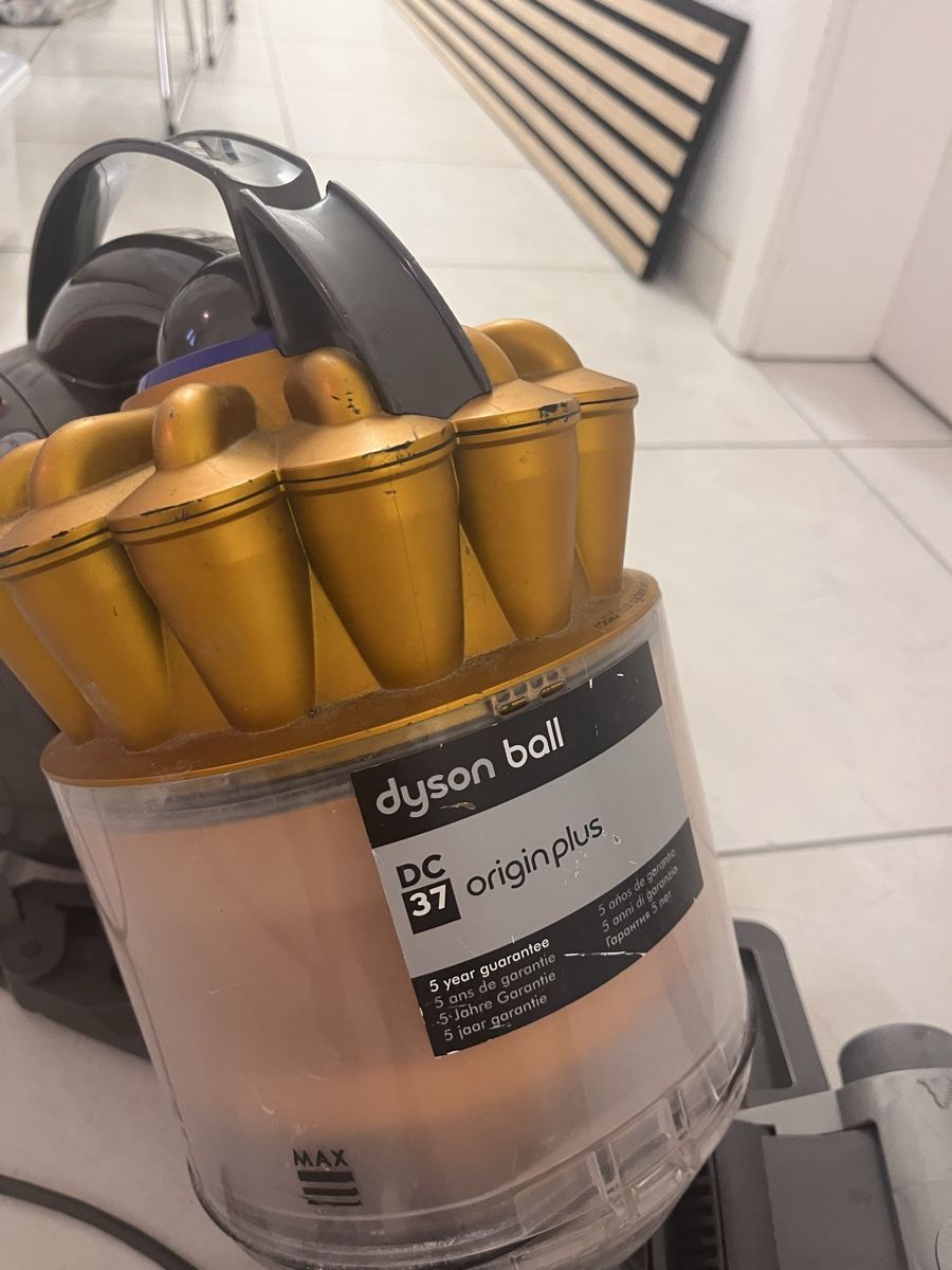 Dyson Aspirateurs & Accessoires: Dyson Staubsauger – D'occasion à Heitenried par Rose510 1