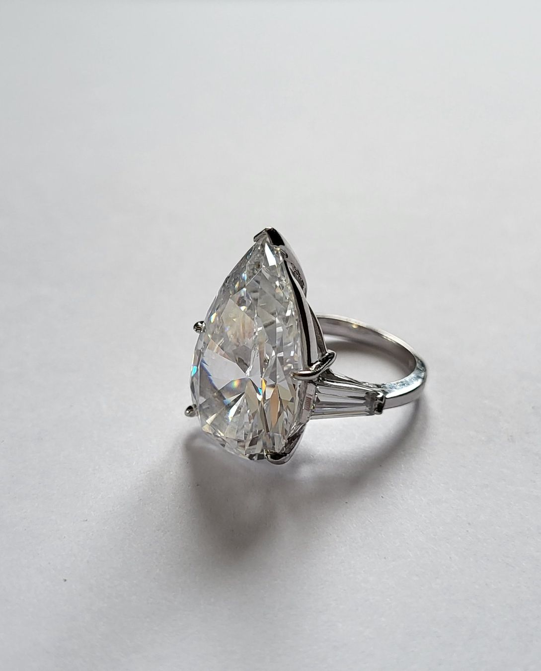 Anelli: Massiv 585 Weiss Gold Ring Mit Steine – Usato da Wald ZH venduto da Aniade 8